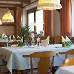 Landgasthof Linde - Restaurant Beliebt Bei Einheimischen Deggenhausertal