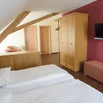 Penzion Landgasthof Linde - Restaurant Beliebt Bei Einheimischen