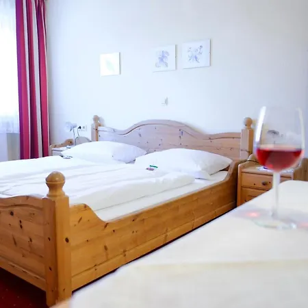 Landgasthof Linde 3*