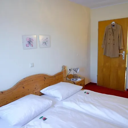 Landgasthof Linde 3* Deggenhausertal
