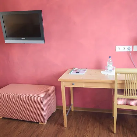 Landgasthof Linde - In Ruhiger, Laendlicher Umgebung