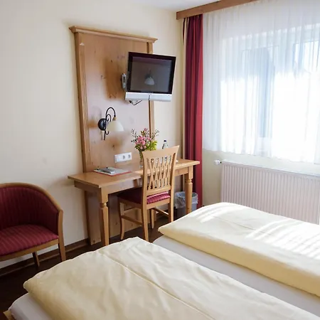 אורחן Landgasthof Linde - In Ruhiger, Laendlicher Umgebung 3*