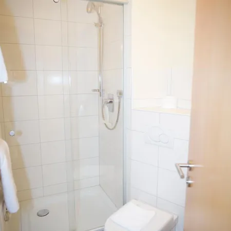 Landgasthof Linde - In Ruhiger, Laendlicher Umgebung Herberg Deggenhausertal