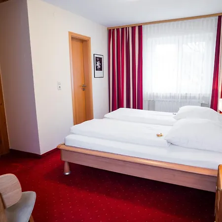 Landgasthof Linde - In Ruhiger, Laendlicher Umgebung Herberg Deggenhausertal