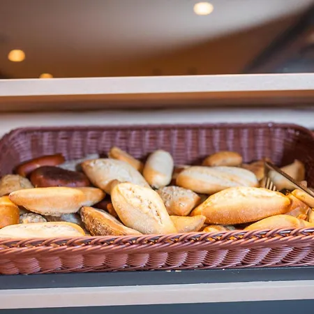 Landgasthof Linde - In Ruhiger, Laendlicher Umgebung イン