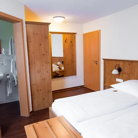 イン Landgasthof Linde - In Ruhiger, Laendlicher Umgebung デッゲンハウザータール