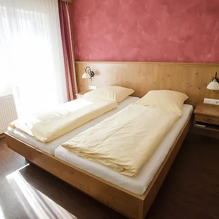 イン Landgasthof Linde - In Ruhiger, Laendlicher Umgebung デッゲンハウザータール