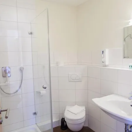 Herberg Landgasthof Linde - In Ruhiger, Laendlicher Umgebung Deggenhausertal