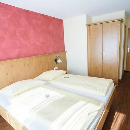 Herberg Landgasthof Linde - In Ruhiger, Laendlicher Umgebung 3*