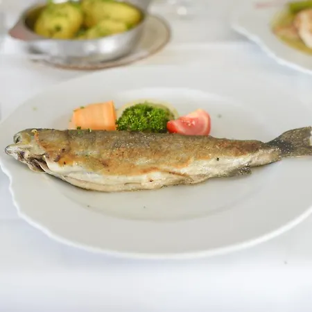 イン Landgasthof Linde - In Ruhiger, Laendlicher Umgebung デッゲンハウザータール