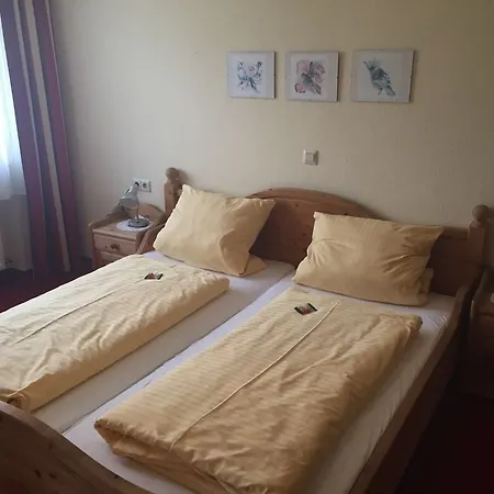 Landgasthof Linde - In Ruhiger, Laendlicher Umgebung Herberg 3*