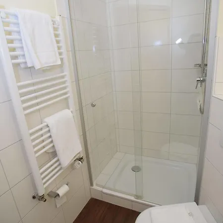 Landgasthof Linde - In Ruhiger, Laendlicher Umgebung Herberg Deggenhausertal