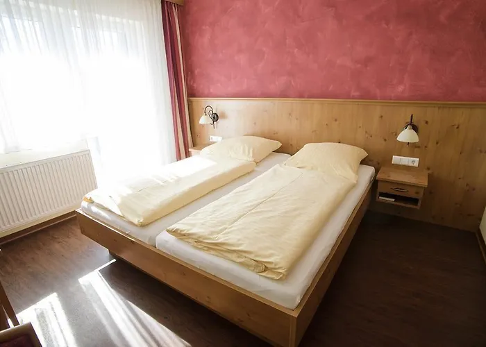 Herberg Landgasthof Linde - Direkt Am Premiumwanderweg Deggenhausertal