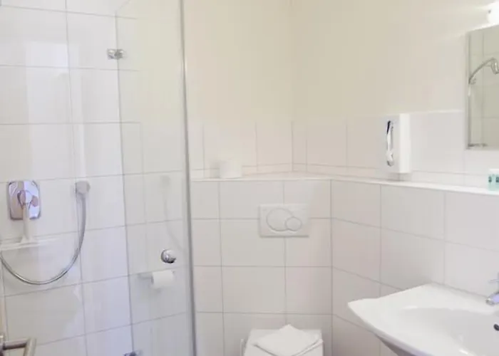 Herberg Landgasthof Linde - Direkt Am Premiumwanderweg Deggenhausertal