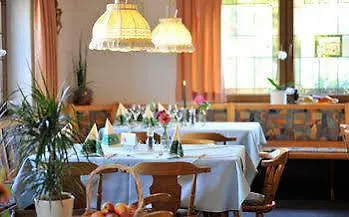 Landgasthof Linde - Direkt Am Premiumwanderweg Herberg